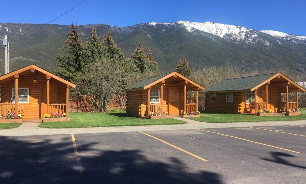 Glacier Basecamp Lodge & Campground