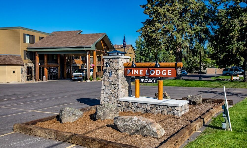 The Pine Lodge on Whitefish River, Ascend Hotel Collection