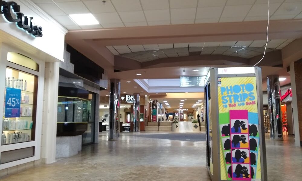 Holiday Village Mall